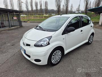Toyota Aygo 1.0 12V VVT-i 5 porte Deep Ocean Conne
