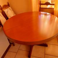 tavolo in legno allungabile e 4 sedie