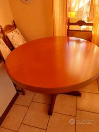 tavolo in legno allungabile e 4 sedie