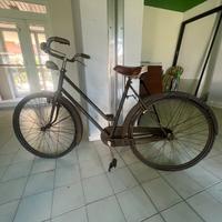 Bicicletta da donna antica