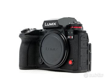 Panasonic Lumix S1R II - Pari al nuovo