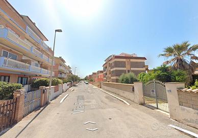 Pomezia bilocale con posto auto