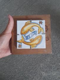 placca zodiaco pesci piastrella dipinta a mano 