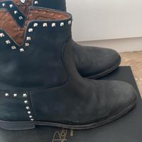 Scarpe in pelle nera n. 40 Via Roma 15