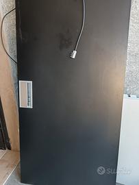 scrivania da ufficio con prese 