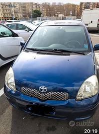 Toyota Yaris 1000 usata