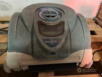 Pulitore robot piscina