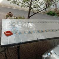 Tavolo e sedie da esterno