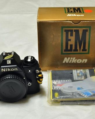 Nikon EM Analogica
