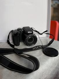 Macchina fotografica Nikon Coolpix B500 nera
