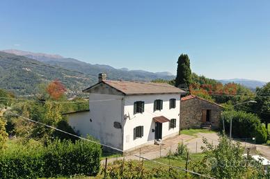 Villa singola Molazzana [UG537MDVRG]