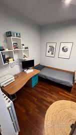 Scrivania  + Letto singolo in legno