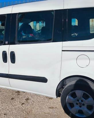 FIAT DOBLO' ANNO 2011