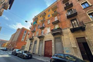 MONOLOCALE A TORINO