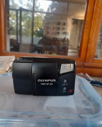macchina fotografica olimpus trip A F 30