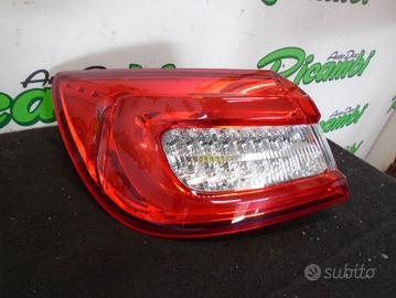 FANALINO POSTERIORE SINISTRO QUATTROPORTE 2022