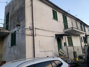 Casa su 2 livelli per max 4 persone