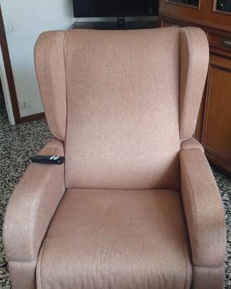 Poltrona elettrica per anziani