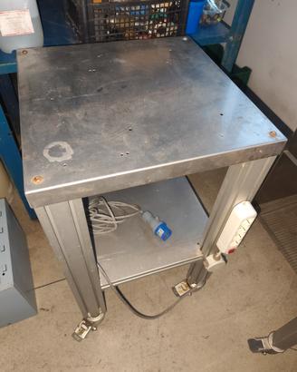 carrello per laboratorio alimentare con presa elet