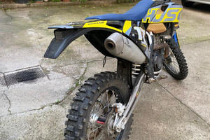 Moto enduro HUSQVARNA FE250