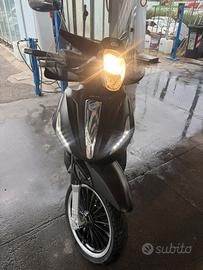 BEVERLY 300 compreso assicurazione