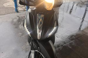 BEVERLY 300 compreso assicurazione