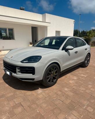 PORSCHE CAYENNE S E-HYBRID COUPE 2024, 519 cv comb
