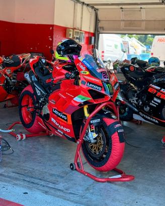 Ducati Panigale v4s 2023