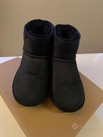 UGG mini classic black nr. 35