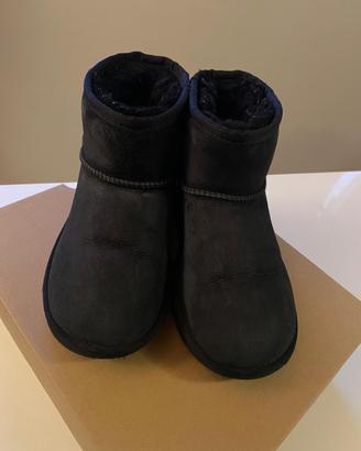 UGG mini classic black nr. 35