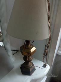 Lampada da comodino in ottone.spina rotta 