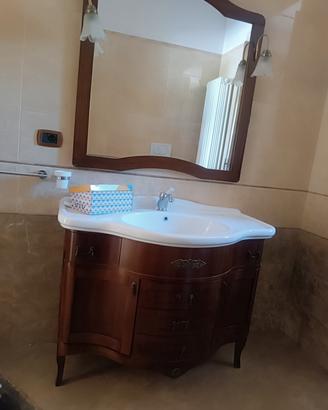 mobile bagno con colonna  e specchiera