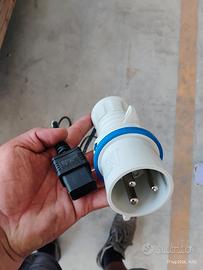 Spina Industriale CEE (Blu 16A) a Presa IEC C13