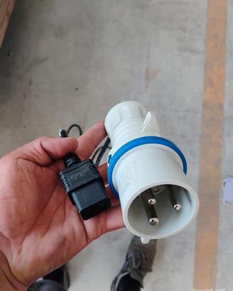 Spina Industriale CEE (Blu 16A) a Presa IEC C13