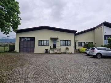 Capannone a Orsenigo