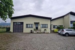 Capannone a Orsenigo