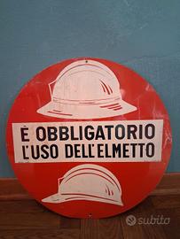 Cartello obbligo uso elmetto 