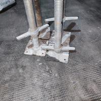 piedi regolabili per ponteggio 