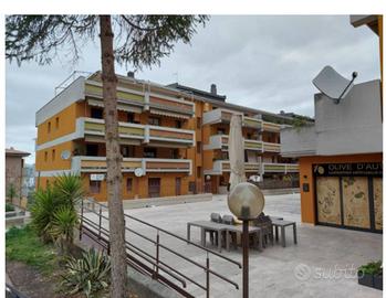 Immobile in asta di 101 m² con 2 locali a Folignan
