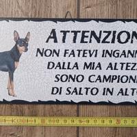 Targhetta Attenz. Pincher Salto in Alto