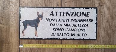 Targhetta Attenz. Pincher Salto in Alto