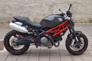 DISPONIBILE Ducati Monster 696 25 kW Patente A2