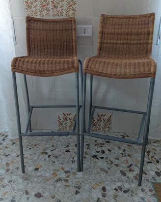 2 sgabelli da bar in acciaio cromato e midollino