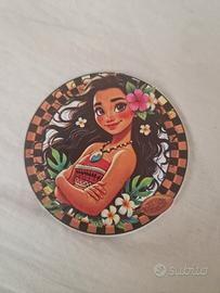 Oceania disney in legno con abito tipico rosso