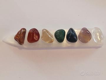 Set base in Selenite con Cristalli per i 7 Chakra
