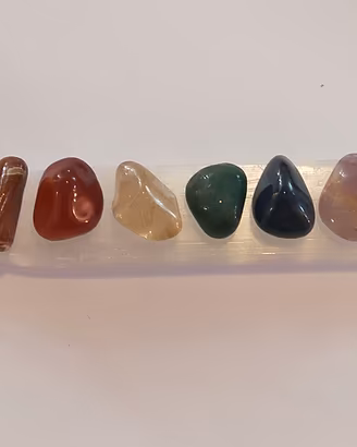 Set base in Selenite con Cristalli per i 7 Chakra