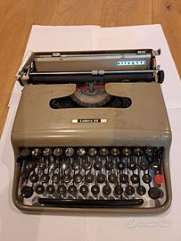 Macchina da scrivere Olivetti Lettera 22