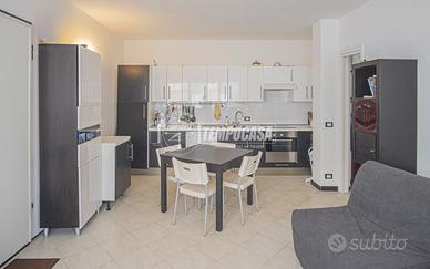 2 LOCALI CON POSTO AUTO