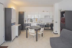 2 LOCALI CON POSTO AUTO