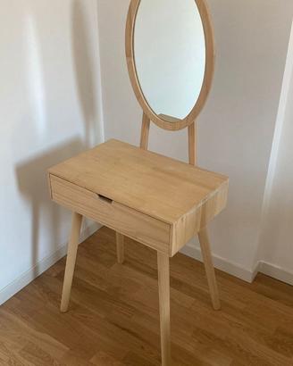 Toeletta in legno con specchio